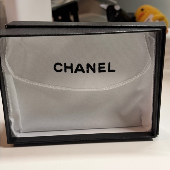 Vintage Chanel Black Cambon Quilted Leather Wallet with White CC Applique - Picture 3 of 6